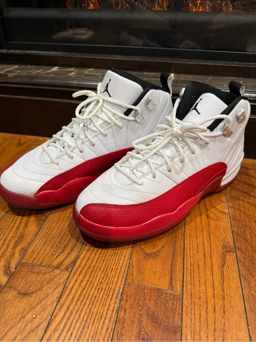 Jordan Men's Athletic Basketball Shoes in White and Red